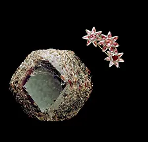 Nesosilicate: Almandine garnets