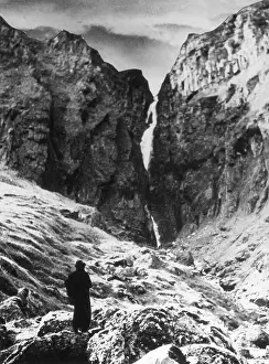 Crevasse: ALPINE CREVASSE