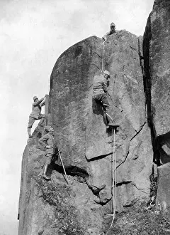 Explores: Alpine guides in the Dolomites, 1915