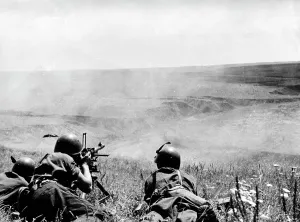 Auxiliaries: Alpini have moved to a hill position, 1942