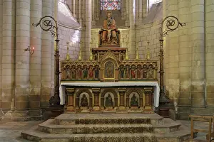 Trinite: Altar, Eglise de la Trinite d'Angers, Angers, Maine-et-Loire