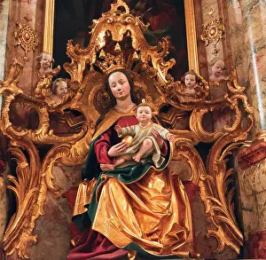 Canons: Side altar with gothic Madonna