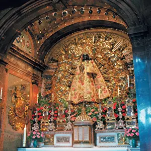 Einsiedeln: Altar with the late-gothic black madonna
