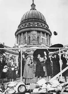 Aluminium: Aluminium collection in front of the Capitol in Washington