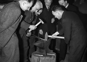 Aluminium: Aluminum course, 1937