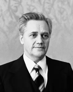 Plenipotentiary: Ambassador Hannes Jensson