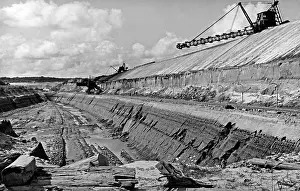 Excavator: Amber extraction in East Prussia, 1937
