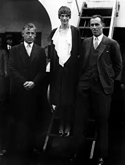 Earhart: Amelia Earhart