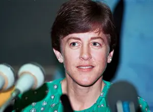 Wendy: American astronaut Wendy Lawrence during press