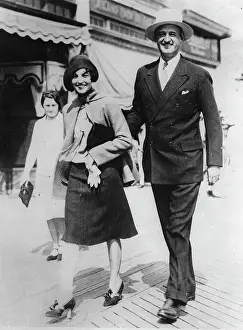Honeymoons: The American aviatrix Ruth Elder in