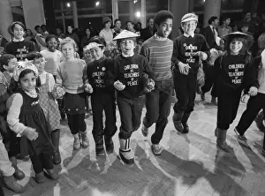 Pioneers: American children visit USSR