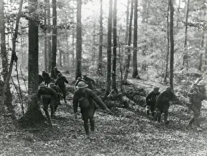Platoon: American machine gun platoon advancing, France, WW1