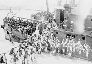 Brink: American Marines return to their ship, 1914