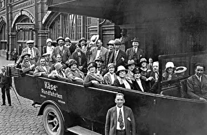 Trippers: American Marksman's Guild in a round-trip automobile, 1927