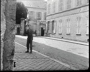 Chartres: American Soldiers Advancing Through Chartres