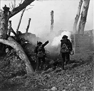 Grips: Three American soldiers viewed from behind, ?