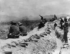 20 25 People: In the American trenches before Santiago during