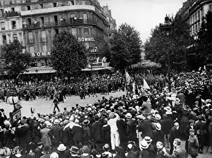 Doughboy: American troops arriving at Paris