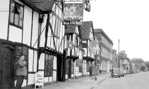 Amersham: Amersham, the Kings Arms Hotel c1955