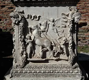 Amorini: Amorini hauling the chariot of Mars (replica)