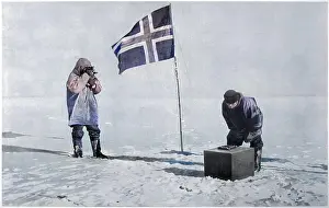 Safely: AMUNDSEN/TAKING BEARING