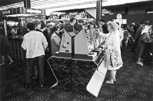 Tacky: AMUSEMENT ARCADE