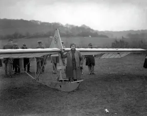Aviatrix: Amy Johnson alongside a Zogling primary glider