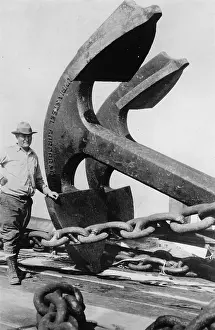 Obispo: Anchor of an oil-tank