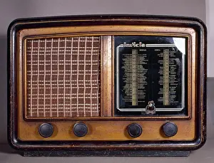 Dial: Ancient radio receiver