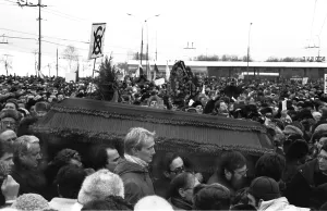 Follow: Andrei Sakharov's funeral, 1989