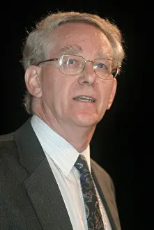 Confere: Andrew Stunell MP