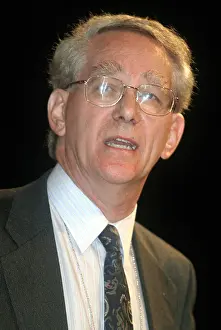 Confere: Andrew Stunell MP