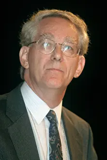 Confere: Andrew Stunell MP