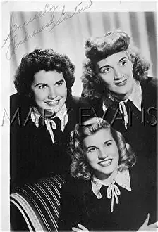 Maxene: ANDREWS SISTERS