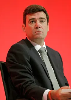Sitzen: Andy Burnham MP