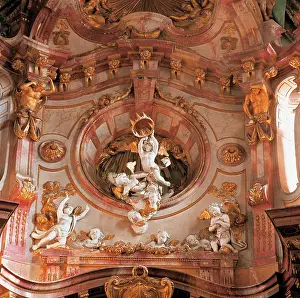 1127: Angel figures in the minster