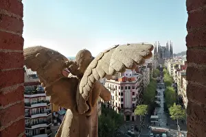 Guinardo: Angel statue, Administration Pavilion, Hospital