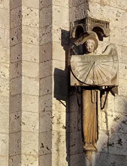 Portail: Angel with sundial, Chartres Cathedral, Chartres, France