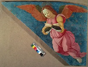 Ghirlandaio: Angel wearing a pink robe facing left