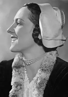 Ucicky: Angela Salloker in The Broken Jug, 1937