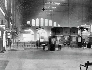 Stopped: Empty Anhalter Bahnhof in Berlin, 1919