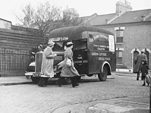 Dumb: Animal ambulance workers WWII