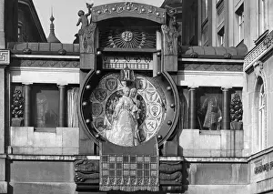 Theresa: Ankeruhr (Anchor Clock) in Vienna, 1927