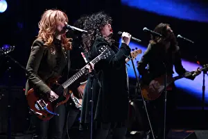 Divas: Ann and Nancy Wilson of Heart perform for ?