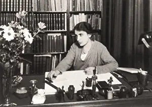 Neurosis: Anna Freud (1895-1982), youngest daughter ?