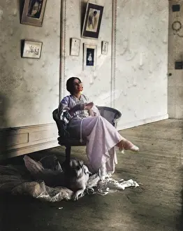 Alexander Meledin: Anna Pavlova - Seated Between Performances