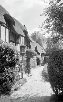 Half Timbered: Anne Hathaway's Cottage