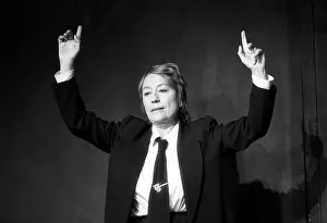 Miklyayev: Annie Girardot, 1994