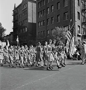 Cheering: Anniversary Day parade of the Sunday school