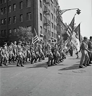 Cheering: Anniversary Day parade of the Sunday school